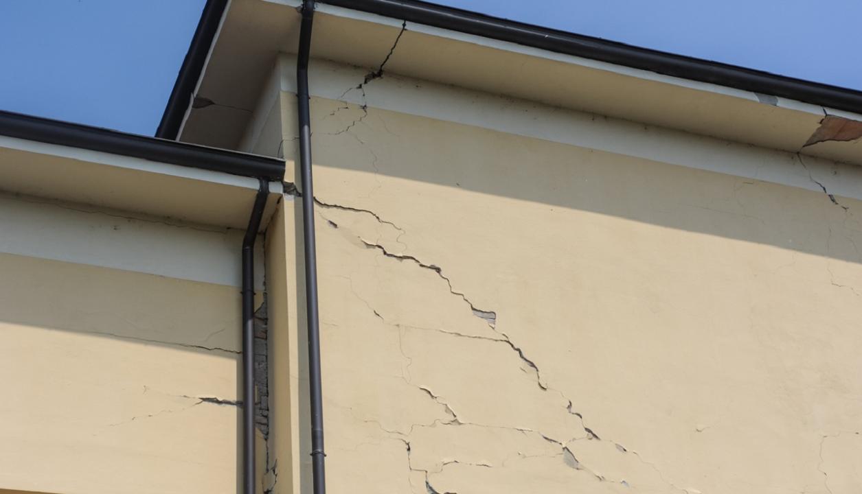 After Joshimath, cracks appear in houses in Uttarakhand's Karnprayag